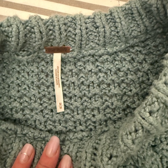 Women - Picture 2 of 3